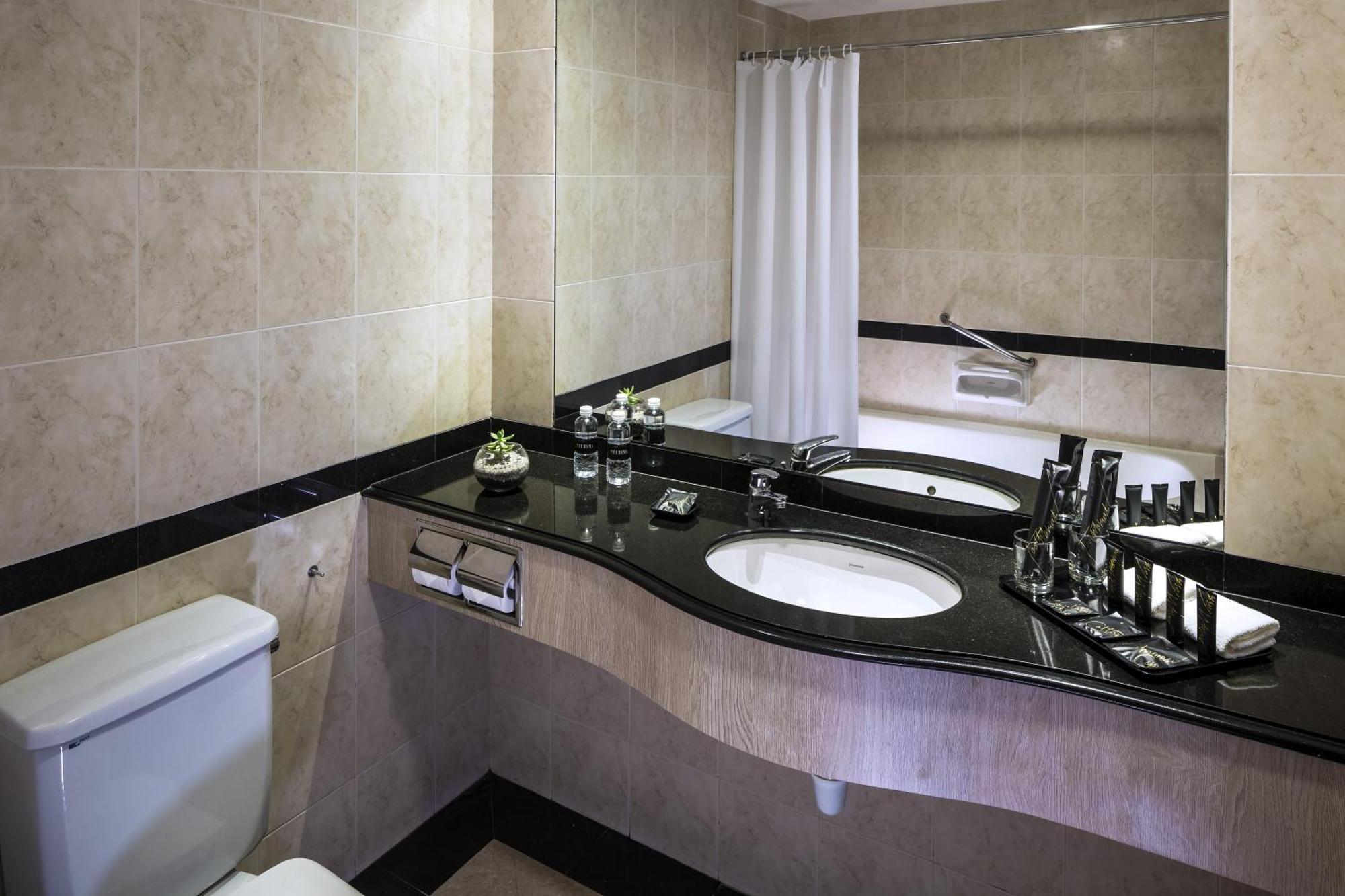 Deluxe King or Twin Room